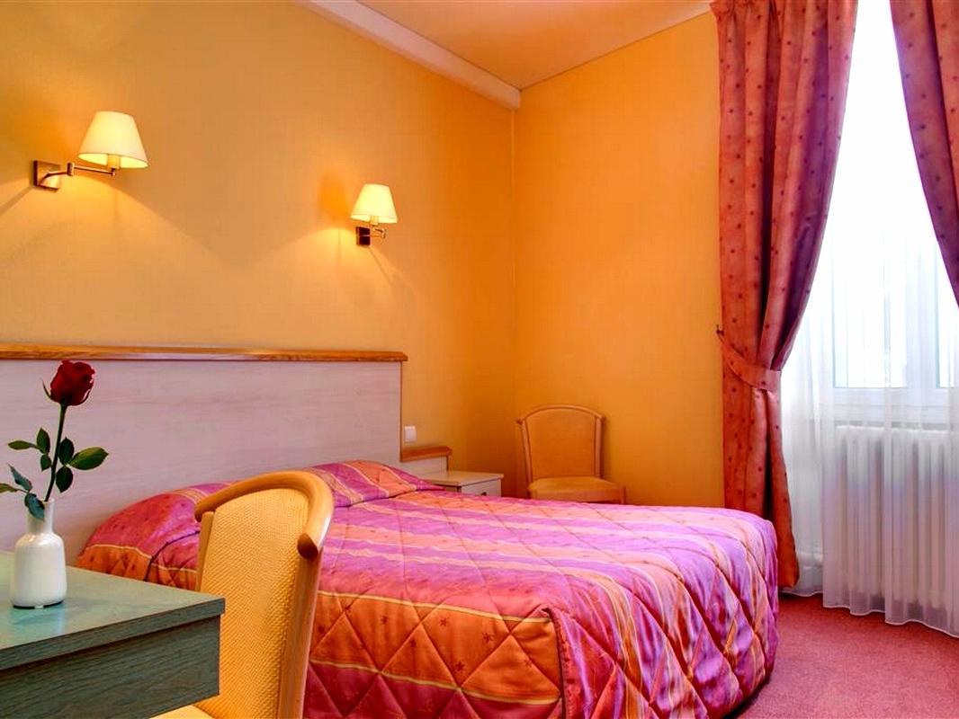 Hotel Restaurant Le Parc Moulins (Allier) Exterior foto