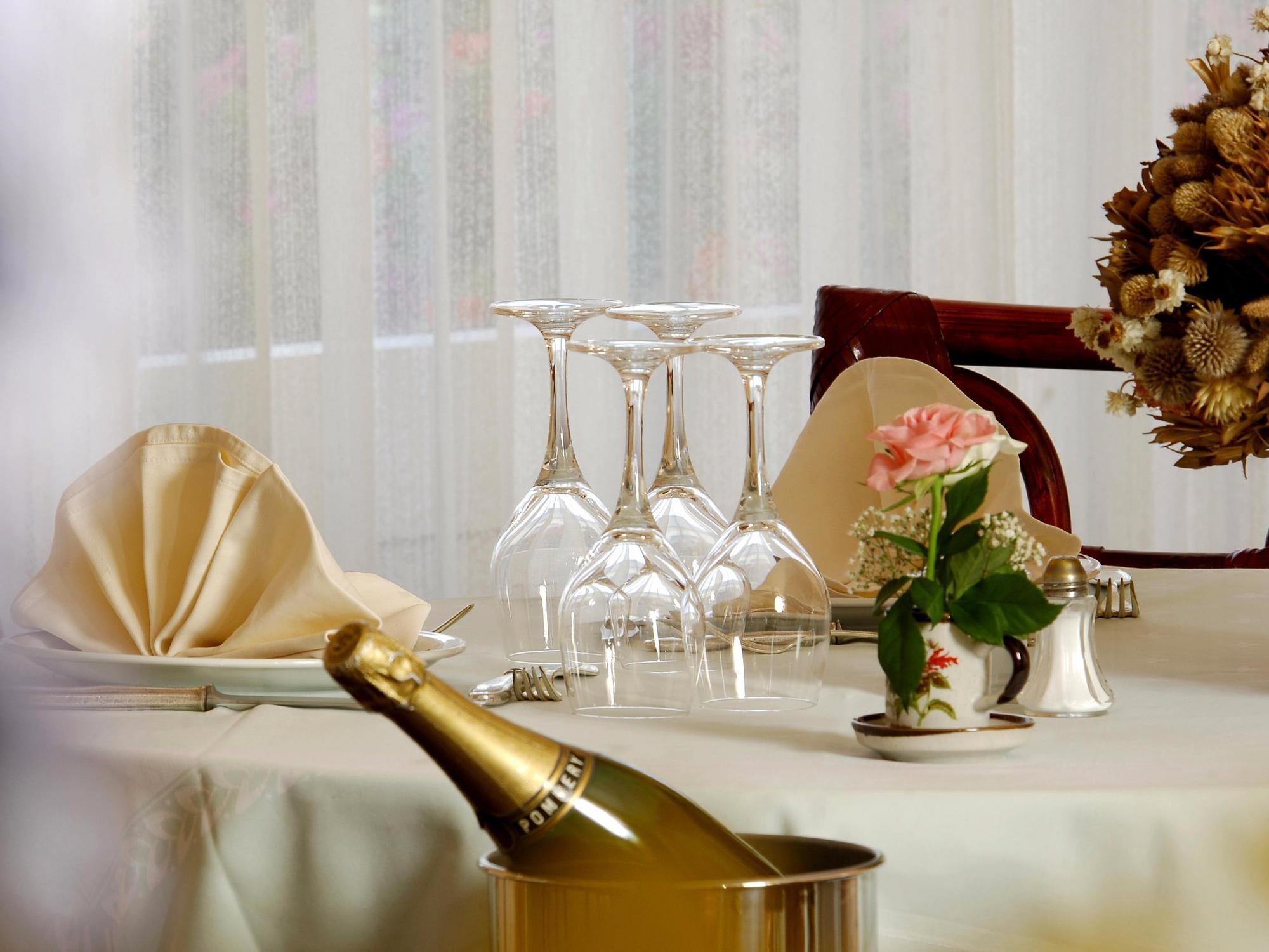 Hotel Restaurant Le Parc Moulins (Allier) Exterior foto