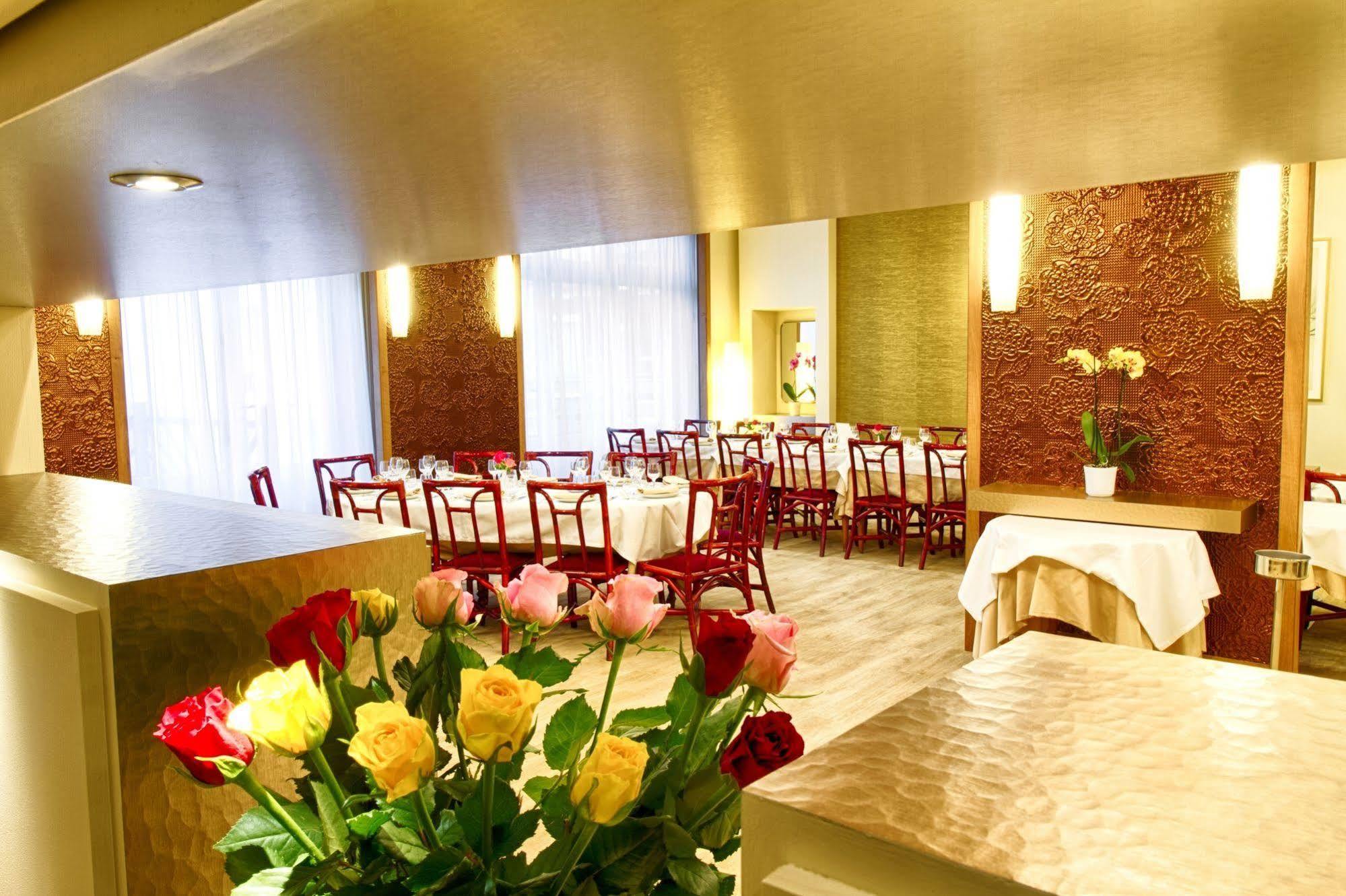 Hotel Restaurant Le Parc Moulins (Allier) Exterior foto